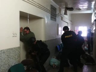 Obr. 1 Pachatele ozbrojeného nožem zadrželi policisté